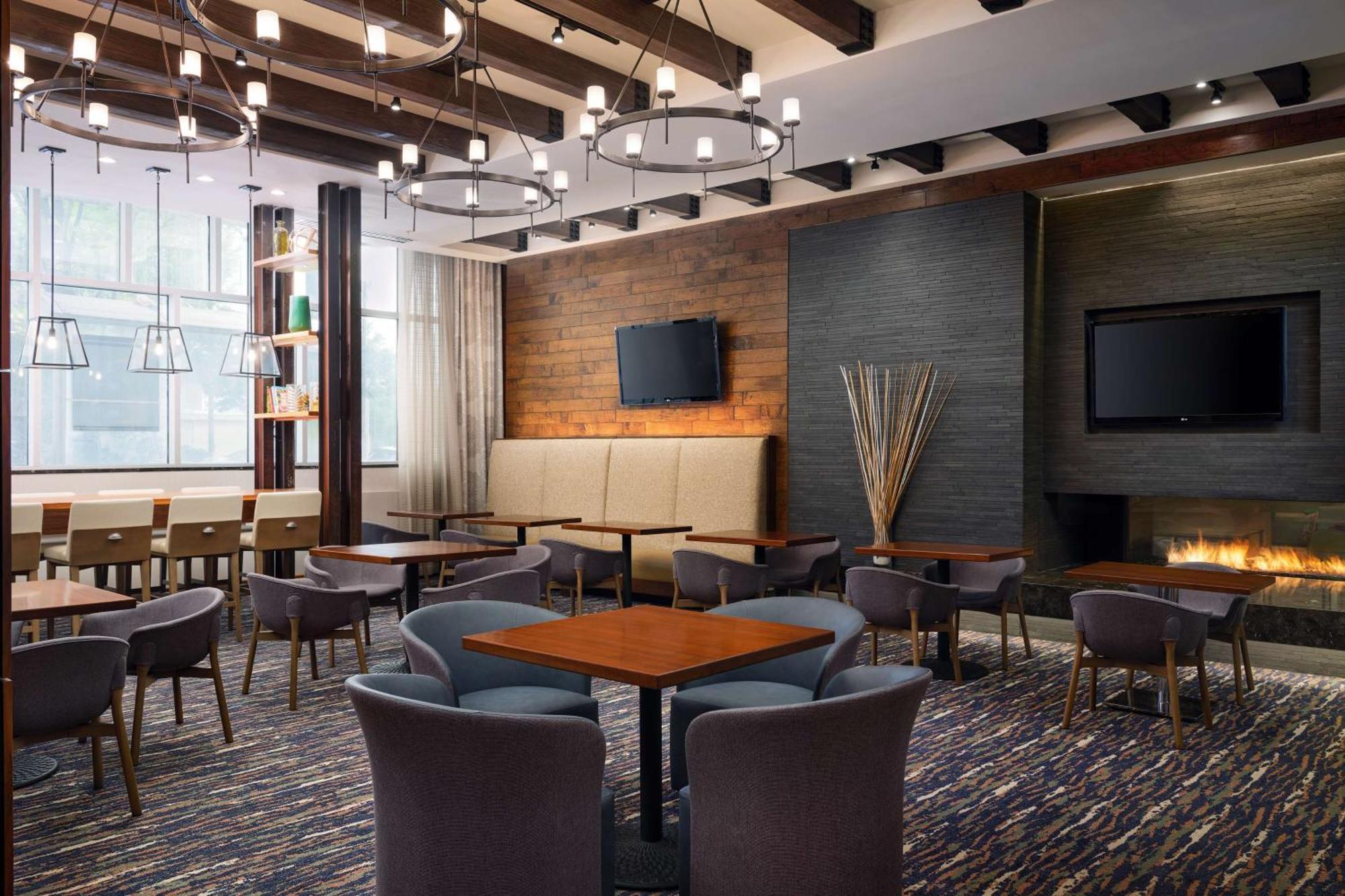 Hampton Inn & Suites Atlanta-Midtown, Ga Buitenkant foto